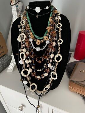 11 costume jewellery necklaces price is for all 11